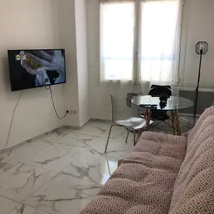 Super Petit 2 Pièces à 2 Minutes De La Appartement