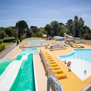 De La - 400 Mètres De La Camping